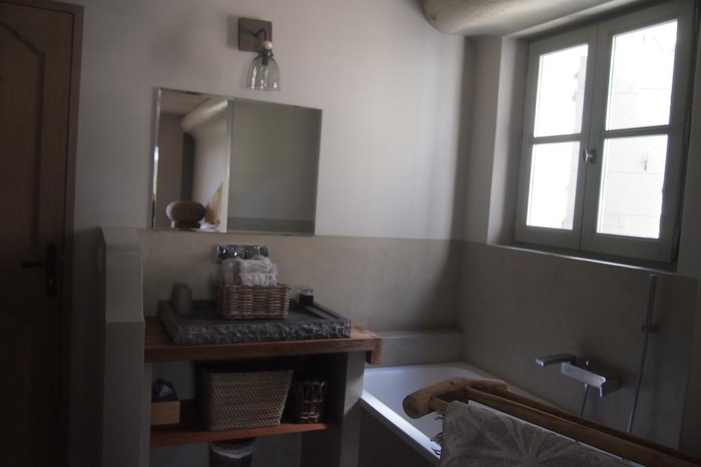 Hotel La Maison Des Collines Allemagne-en-Provence Zimmer foto